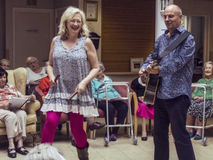 Alison Jones and Peter Baikie performing live